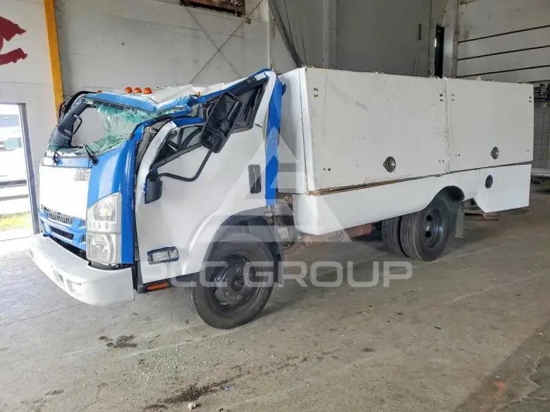 2019 Isuzu NPR photo