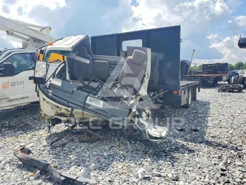 2019 Isuzu NPR photo