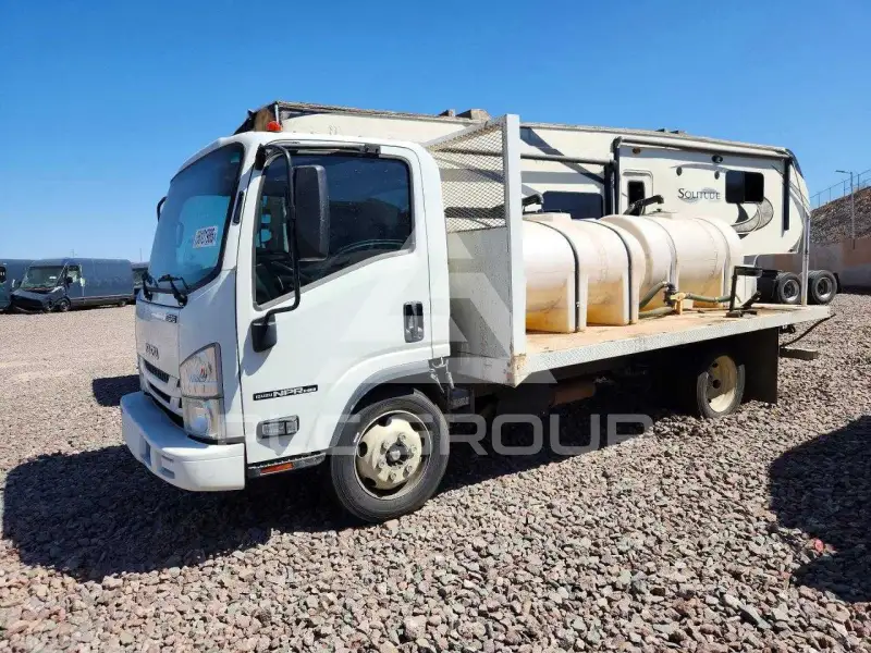 2019 Isuzu NPR photo