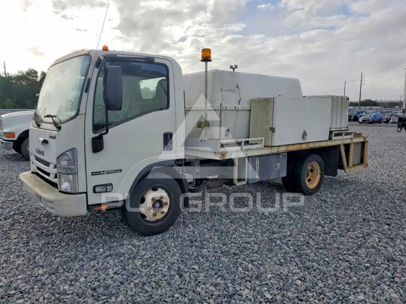 2019 Isuzu NPR фото