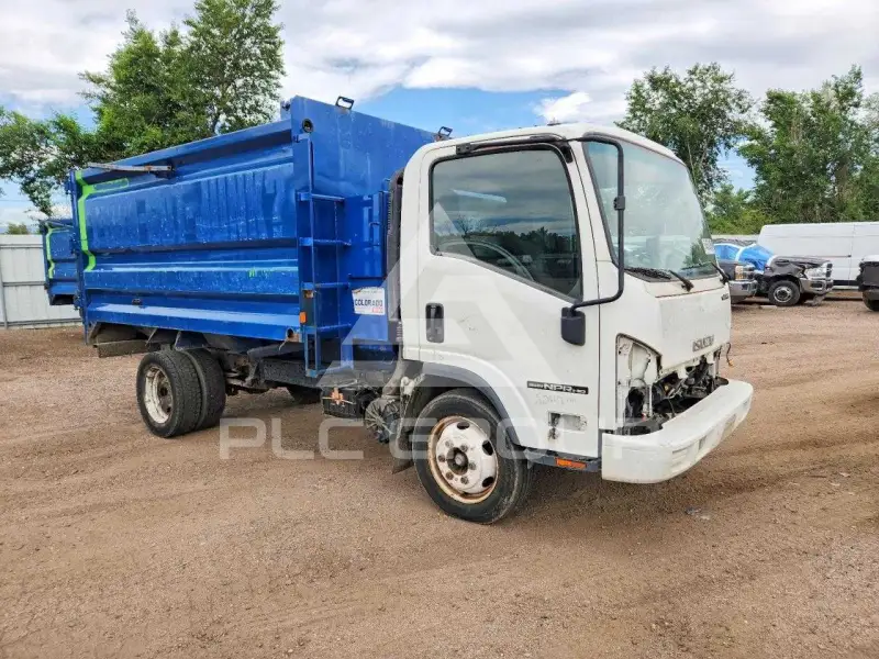 2015 Isuzu NPR photo