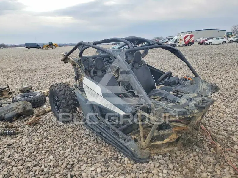 2019 Can-AM Sidebyside фото