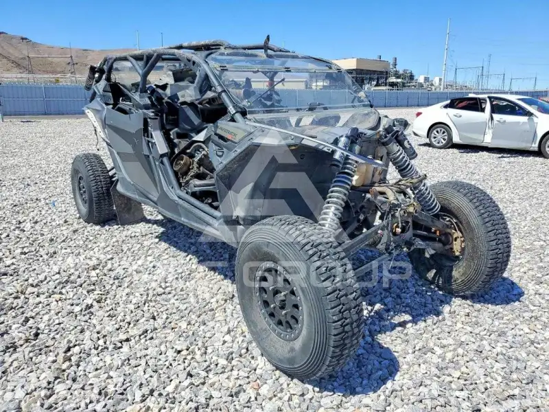 2019 Can-AM Sidebyside фото