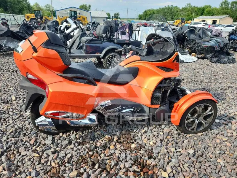 2019 Can-AM SPYDER фото