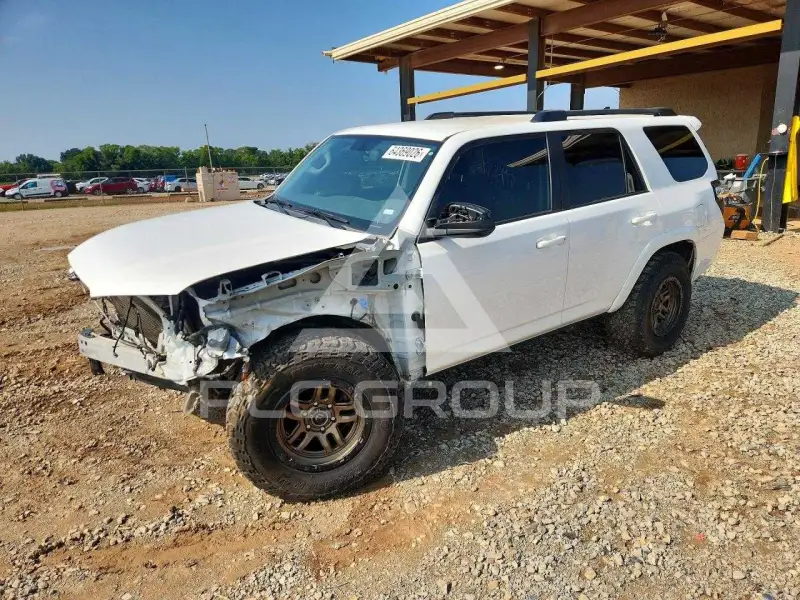 2019 Toyota 4 RUNNER photo