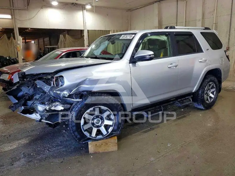 2019 Toyota 4 RUNNER photo
