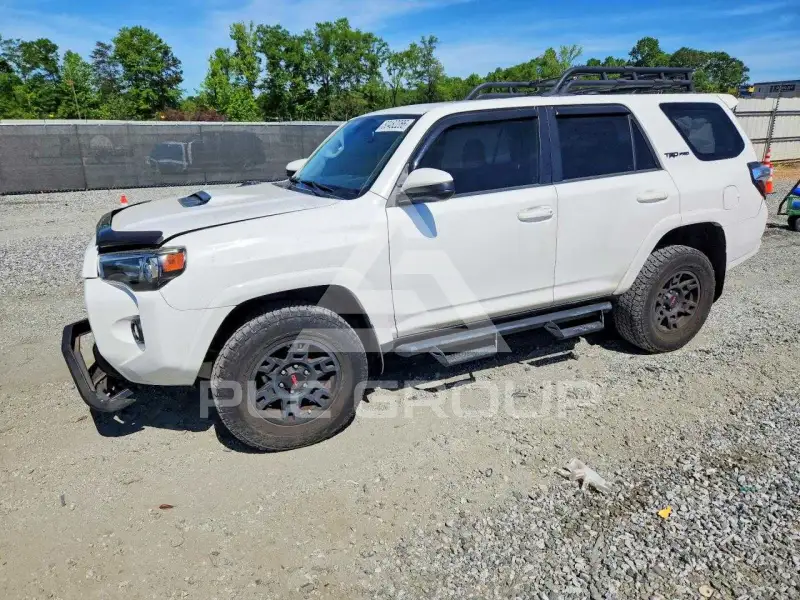 2019 Toyota 4 RUNNER photo