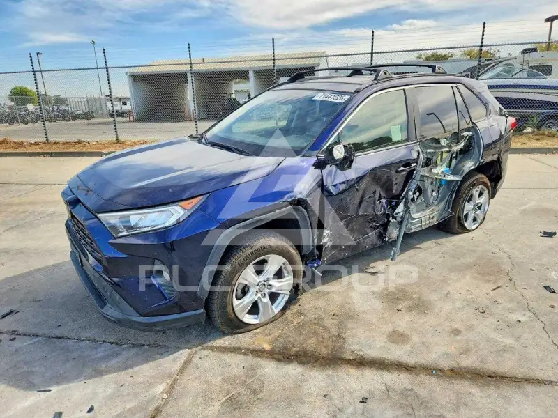 2019 Toyota RAV4 фото