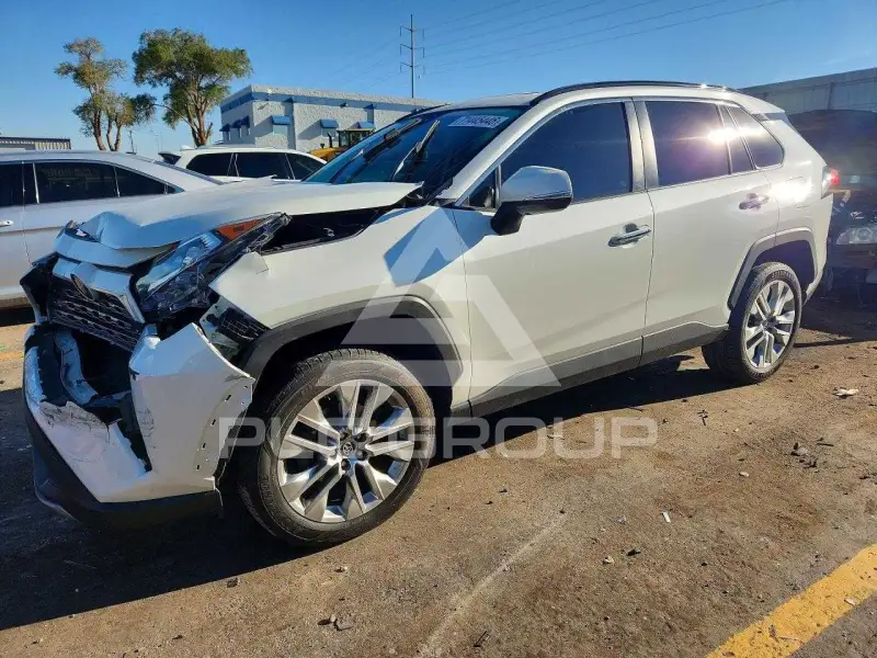 2019 Toyota RAV4 фото