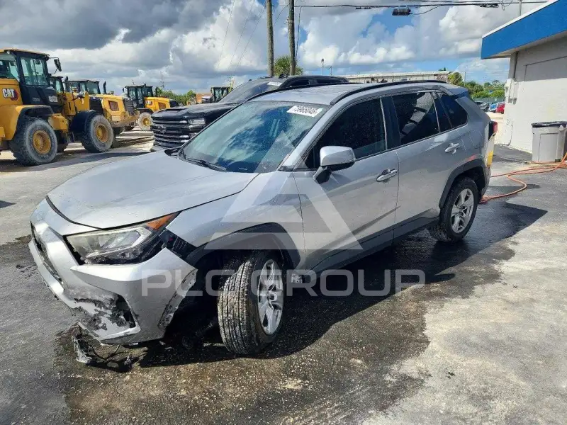 2019 Toyota RAV4 photo
