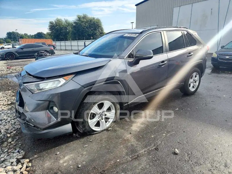 2019 Toyota RAV4 фото