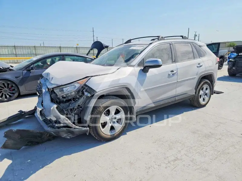 2019 Toyota RAV4 фото