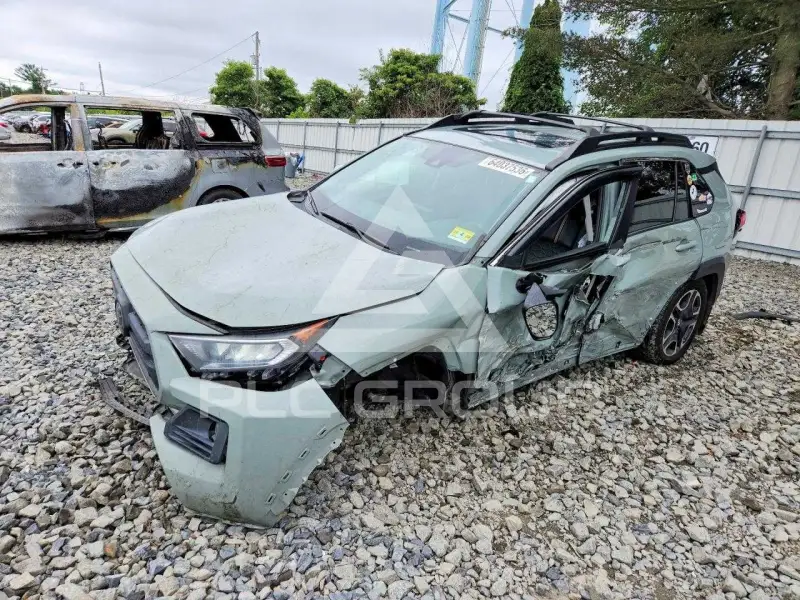 2019 Toyota RAV4 фото