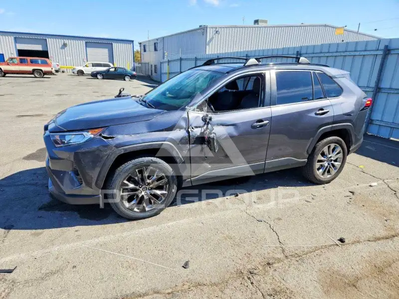 2019 Toyota RAV4 фото