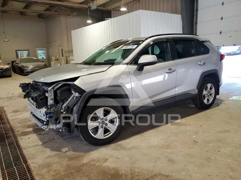 2019 Toyota RAV4 фото