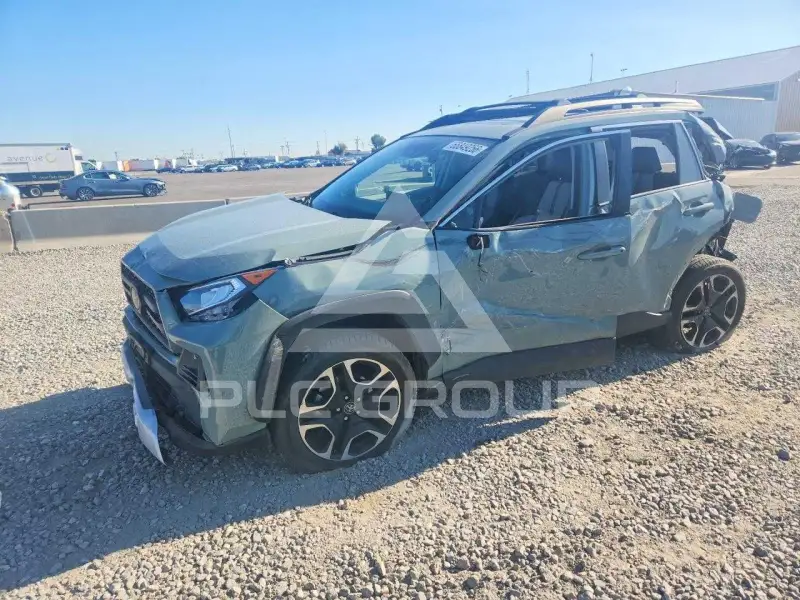 2019 Toyota RAV4 фото