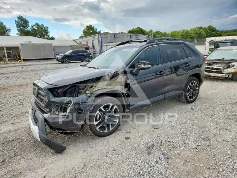 2019 Toyota RAV4 фото