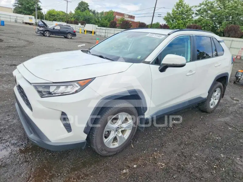 2019 Toyota RAV4 фото