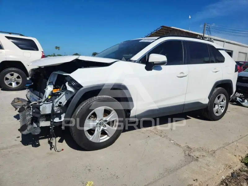 2019 Toyota RAV4 фото