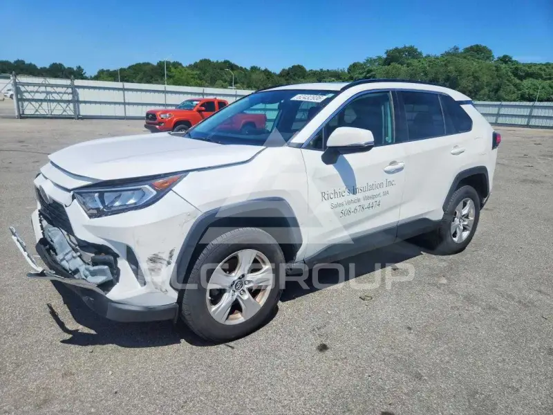 2019 Toyota RAV4 photo