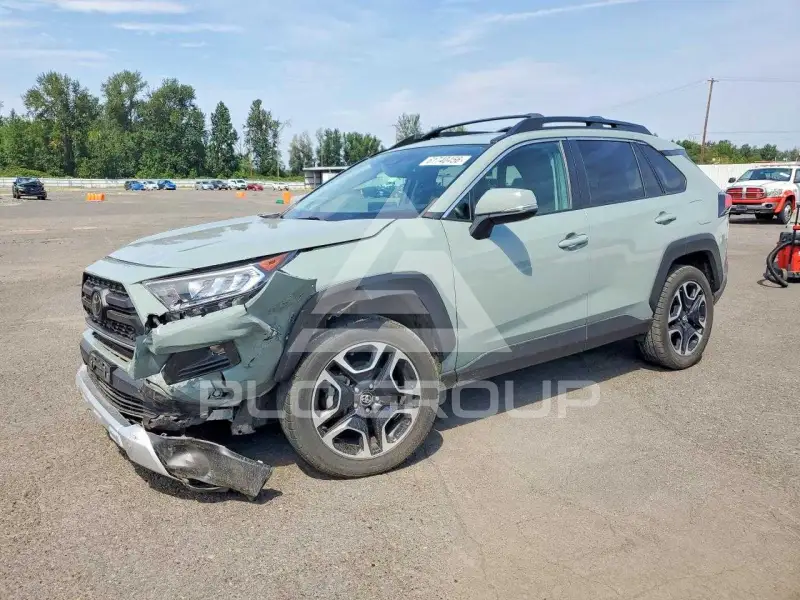 2019 Toyota RAV4 фото