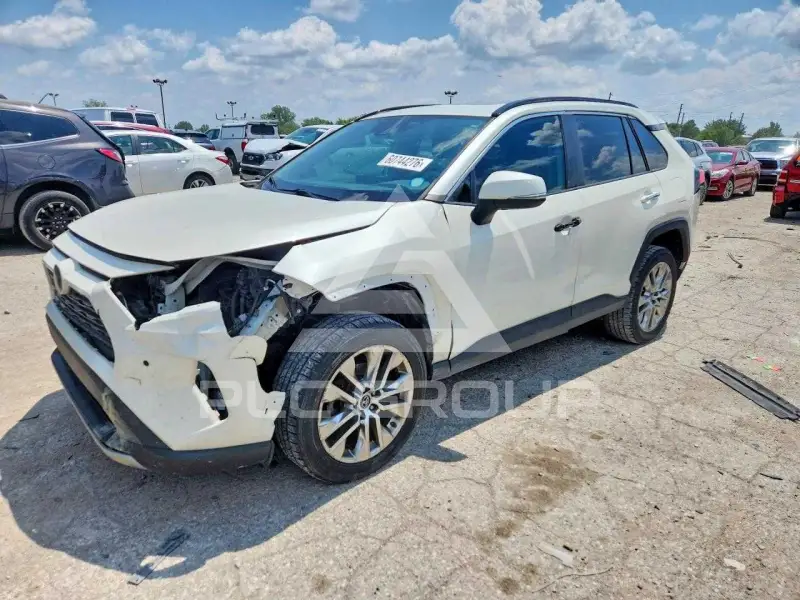2019 Toyota RAV4 фото