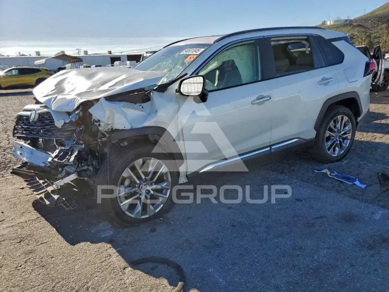 2019 Toyota RAV4 фото