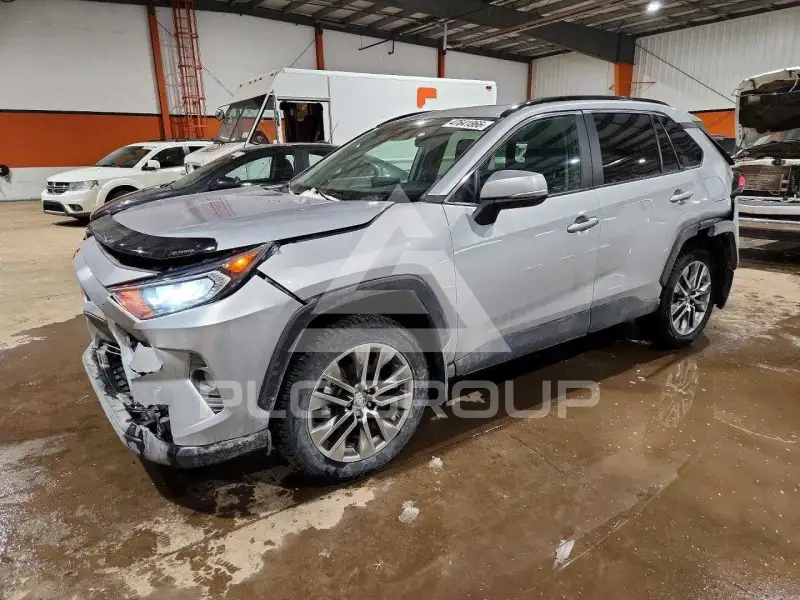 2019 Toyota RAV4 фото