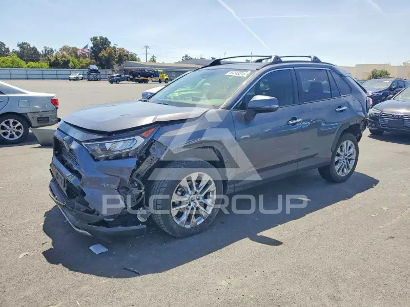 2019 Toyota RAV4 фото