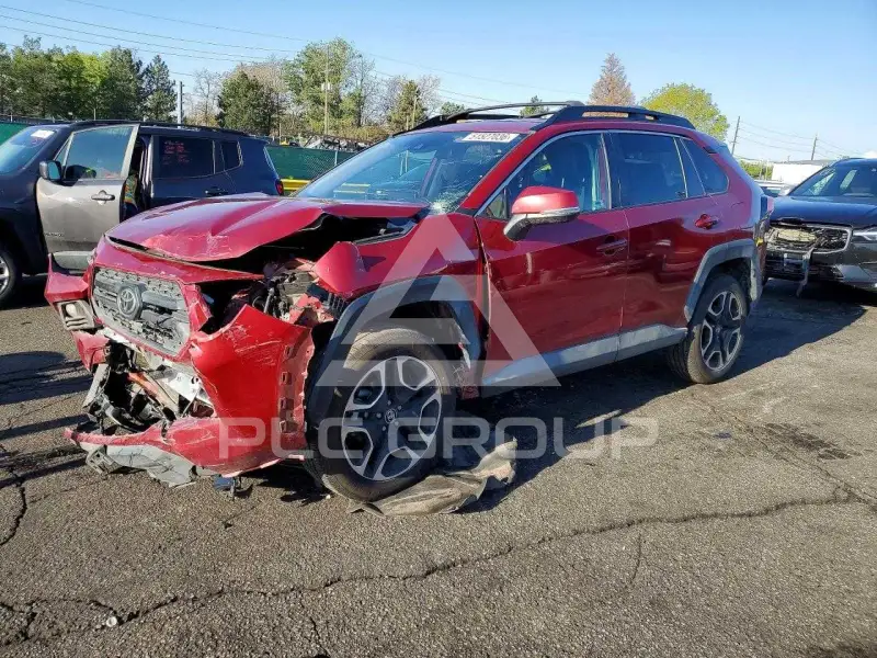 2019 Toyota RAV4 фото