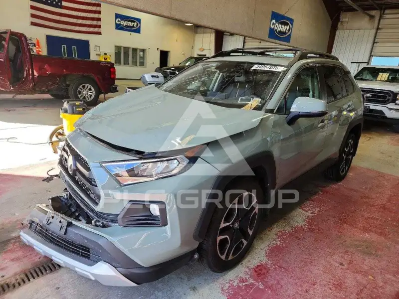 2019 Toyota RAV4 фото