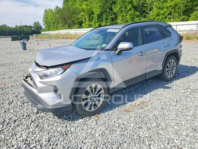 2019 Toyota RAV4 фото
