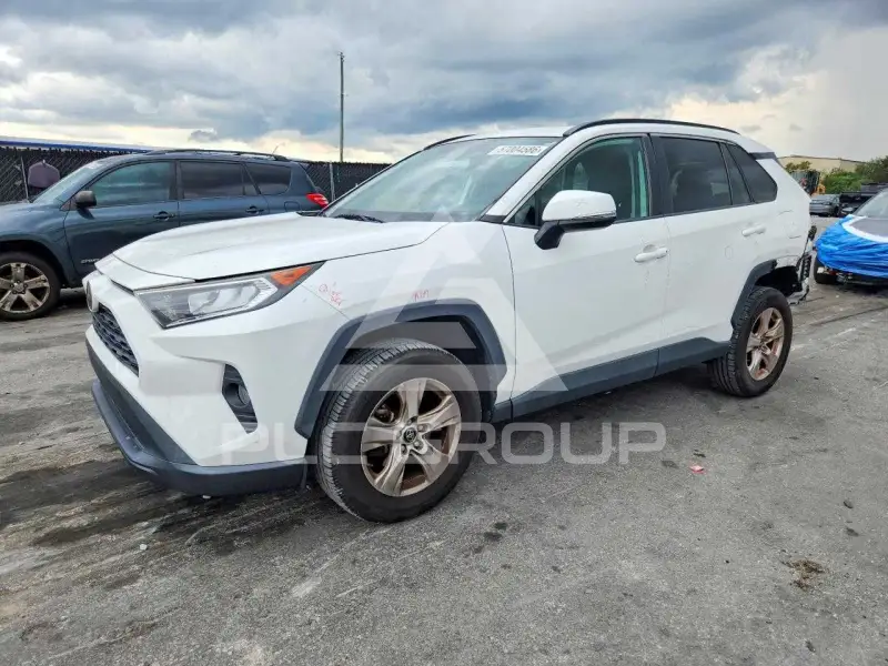 2019 Toyota RAV4 фото