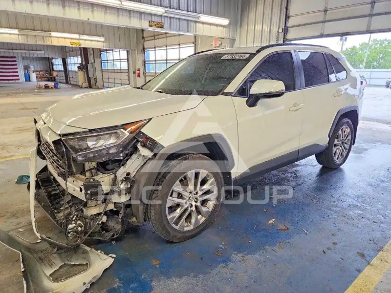 2019 Toyota RAV4 фото