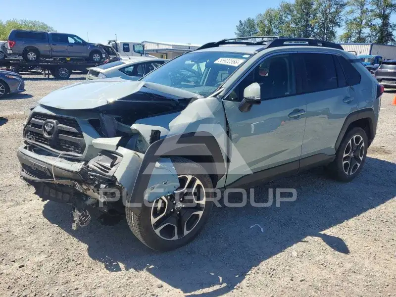 2019 Toyota RAV4 фото