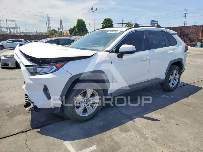 2019 Toyota RAV4 фото