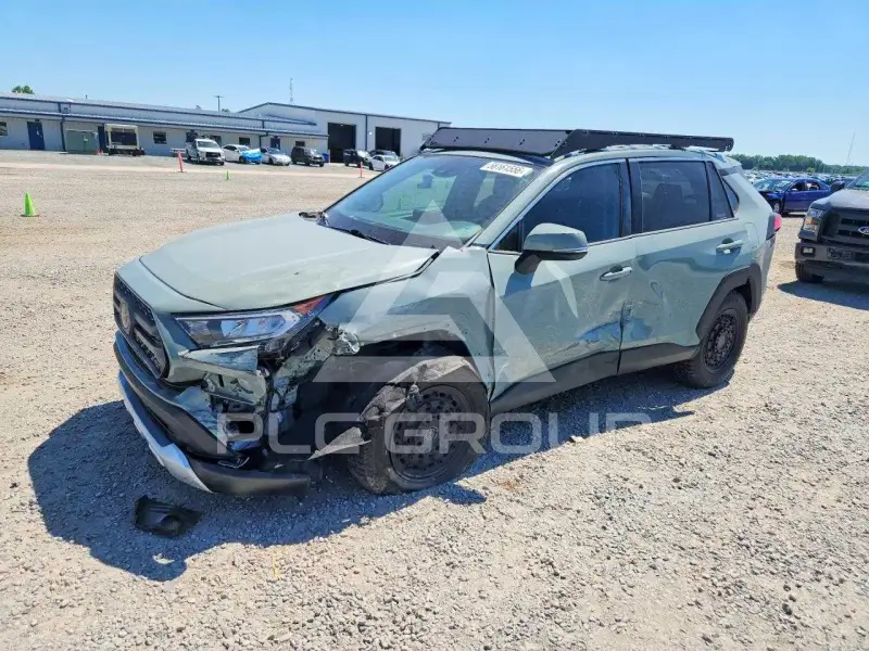 2019 Toyota RAV4 фото
