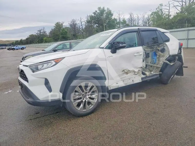 2019 Toyota RAV4 фото