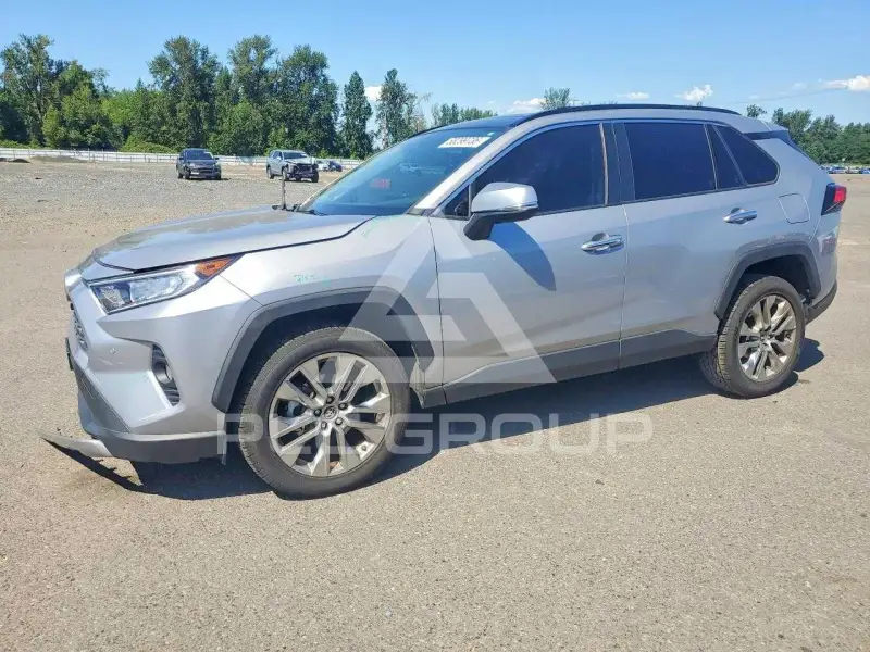 2019 Toyota RAV4 фото