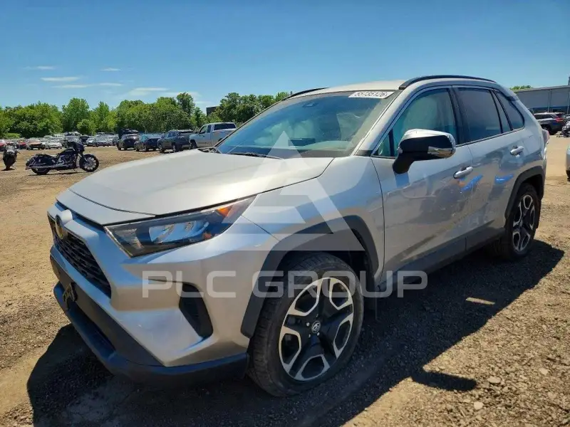 2019 Toyota RAV4 фото