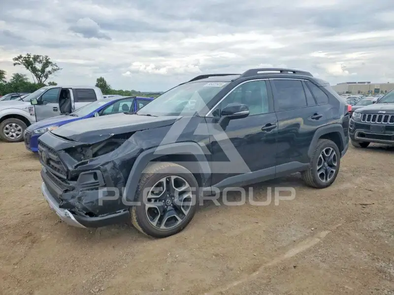 2019 Toyota RAV4 фото