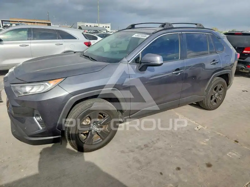 2019 Toyota RAV4 фото