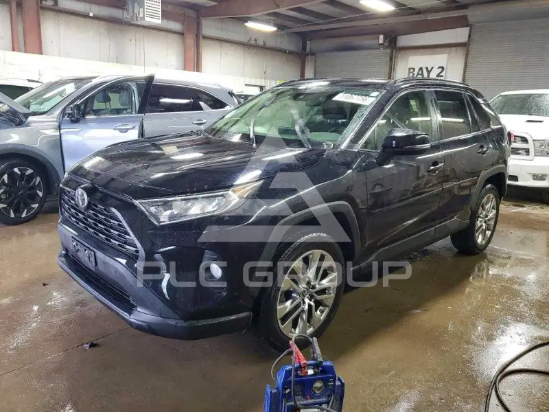 2019 Toyota RAV4 фото