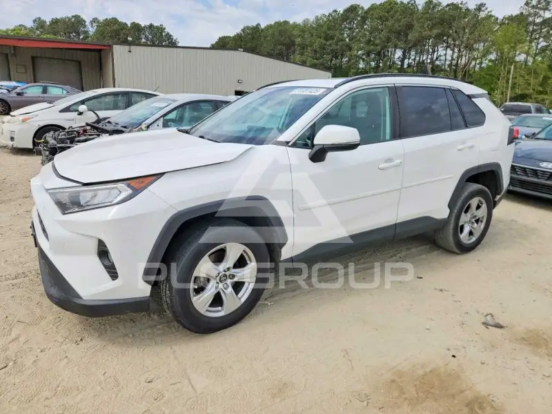 2019 Toyota RAV4 фото