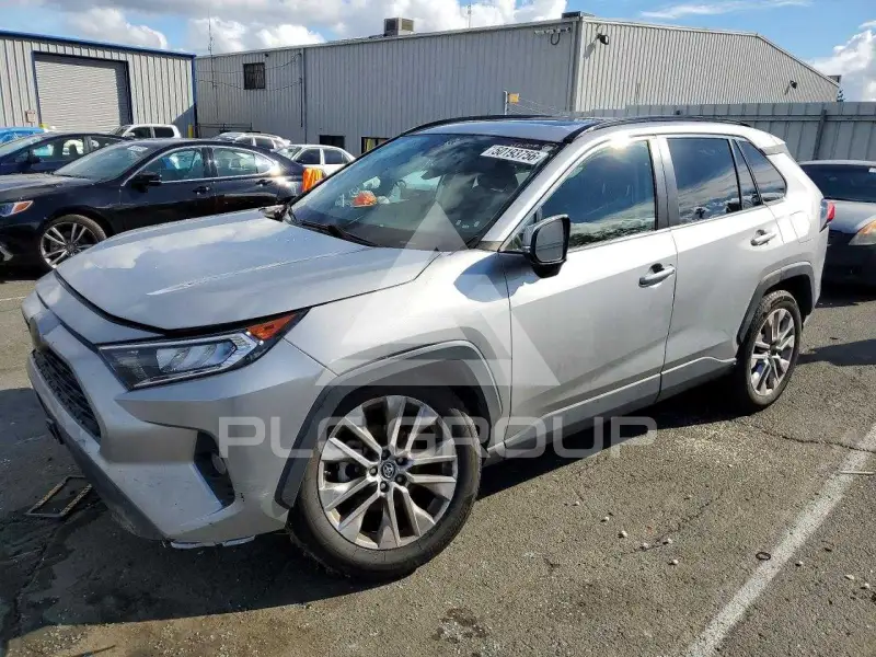 2019 Toyota RAV4 фото