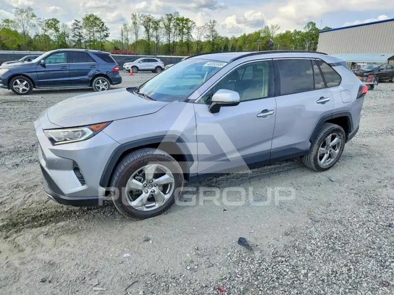 2019 Toyota RAV4 фото