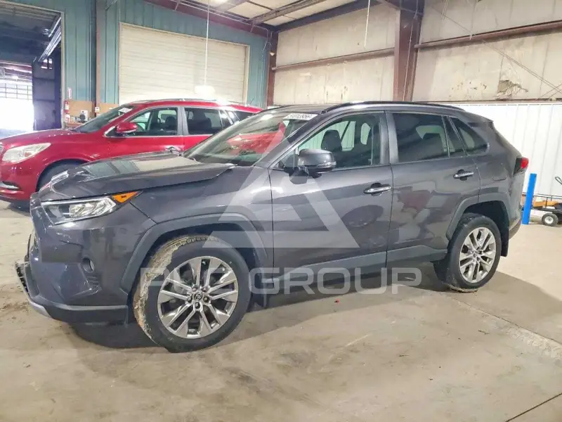 2019 Toyota RAV4 фото