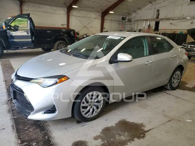 2019 Toyota COROLLA фото