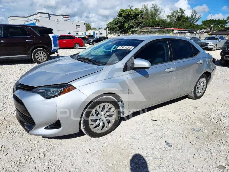 2019 Toyota COROLLA фото