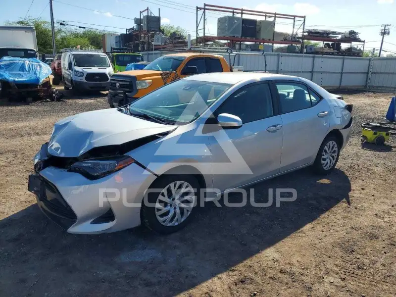 2019 Toyota COROLLA фото